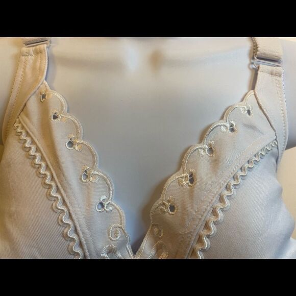 🛍Lynda’s World Assorted Floral embroidery Bras - Picture 9 of 13